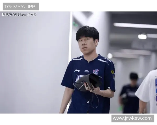 CSGO赛事中LNG战队配合引发热议的争议与讨论