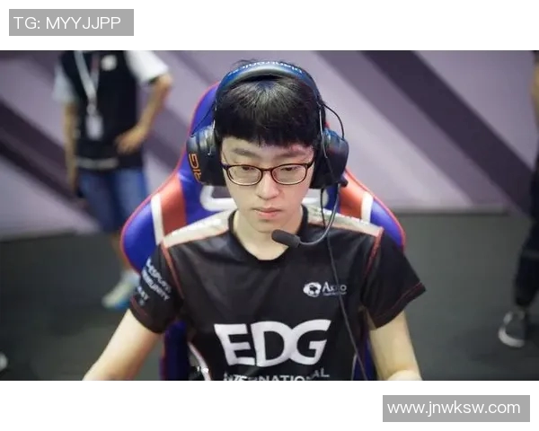 S15电竞总决赛CSGO深度解析LNG战队进攻策略与战术布局